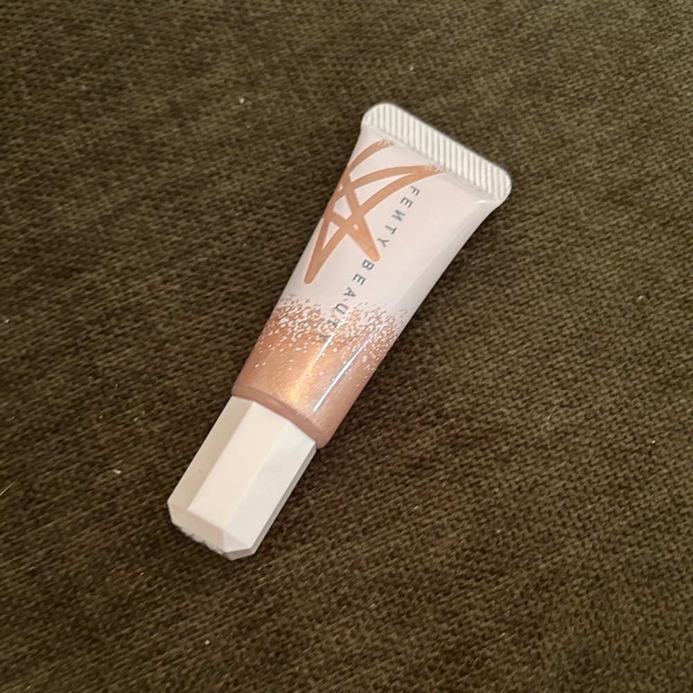 Fenty Beauty Soft Matte Primer - Tan